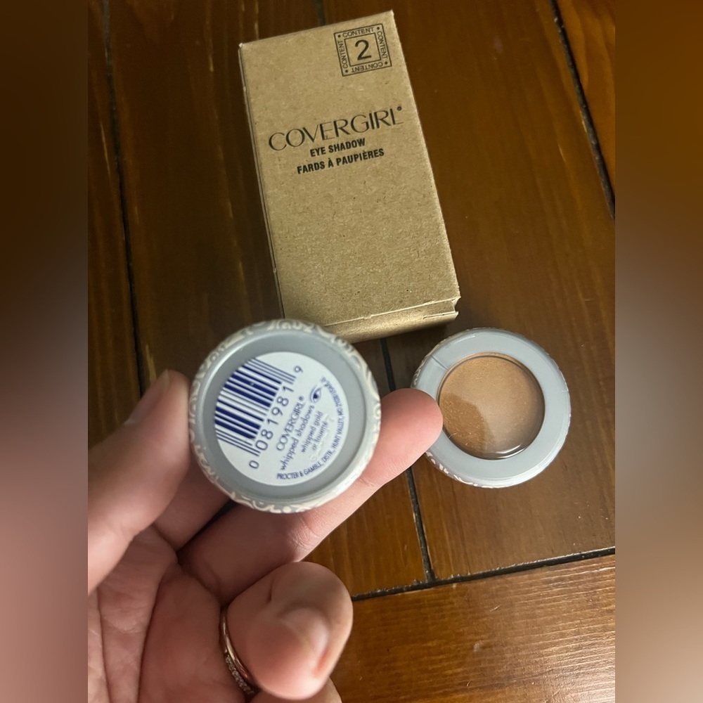 Covergirl Magnetic Color Lip & Whipped Shadow Starter Kit Combo - Picture 8 of 8